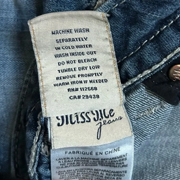 Miss Me CUFFED CAPRI size 29 - Picture 6 of 11